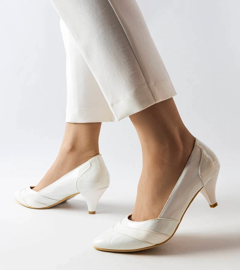 Pantofi cu tocuri joase Geremia albi