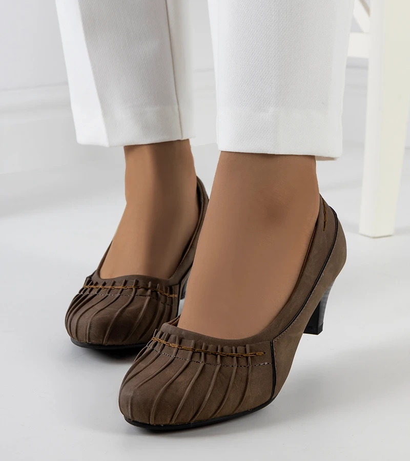 Pantofi maro Santro cu pliuri