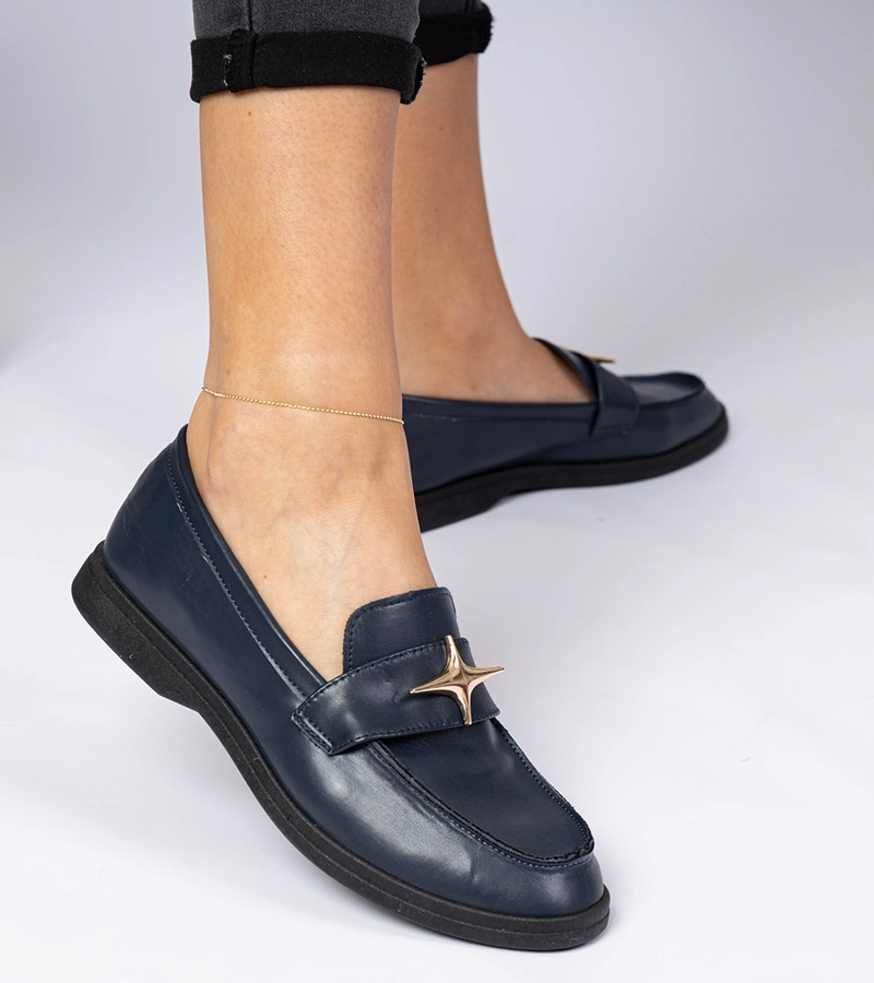 Mocasini de damă bleumarin cu ornament auriu Senna