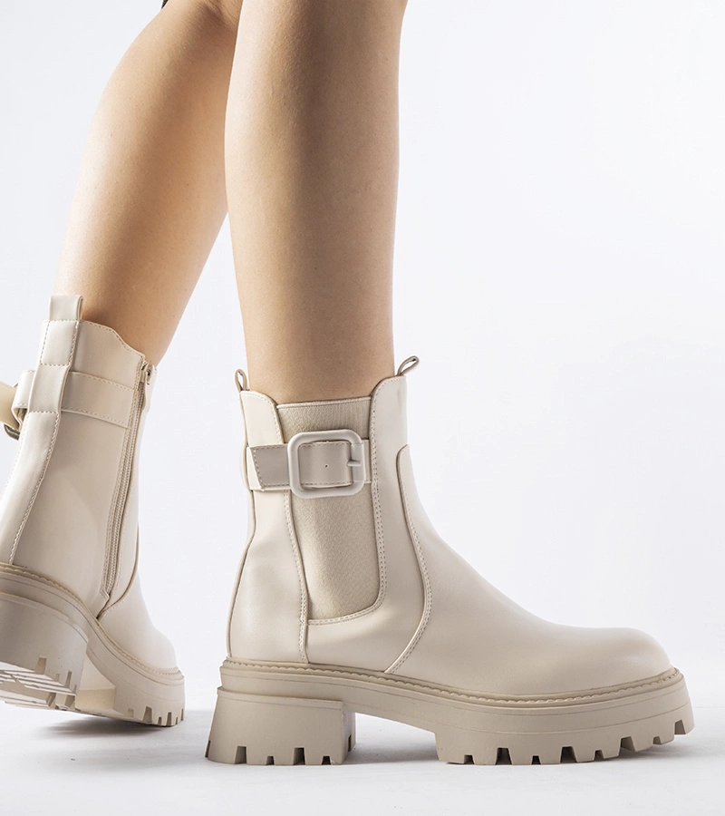 Botine călduroase bej cu cataramă Casola