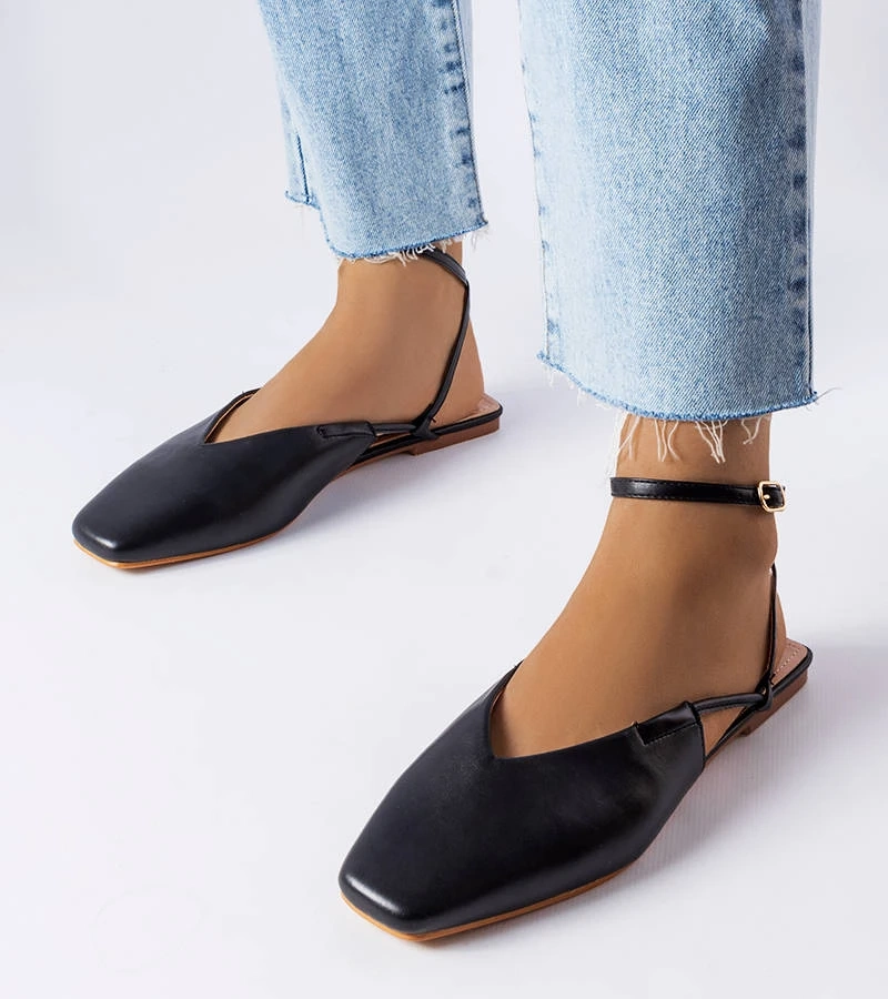 Sandale negre cu vârf acoperit Jehovah