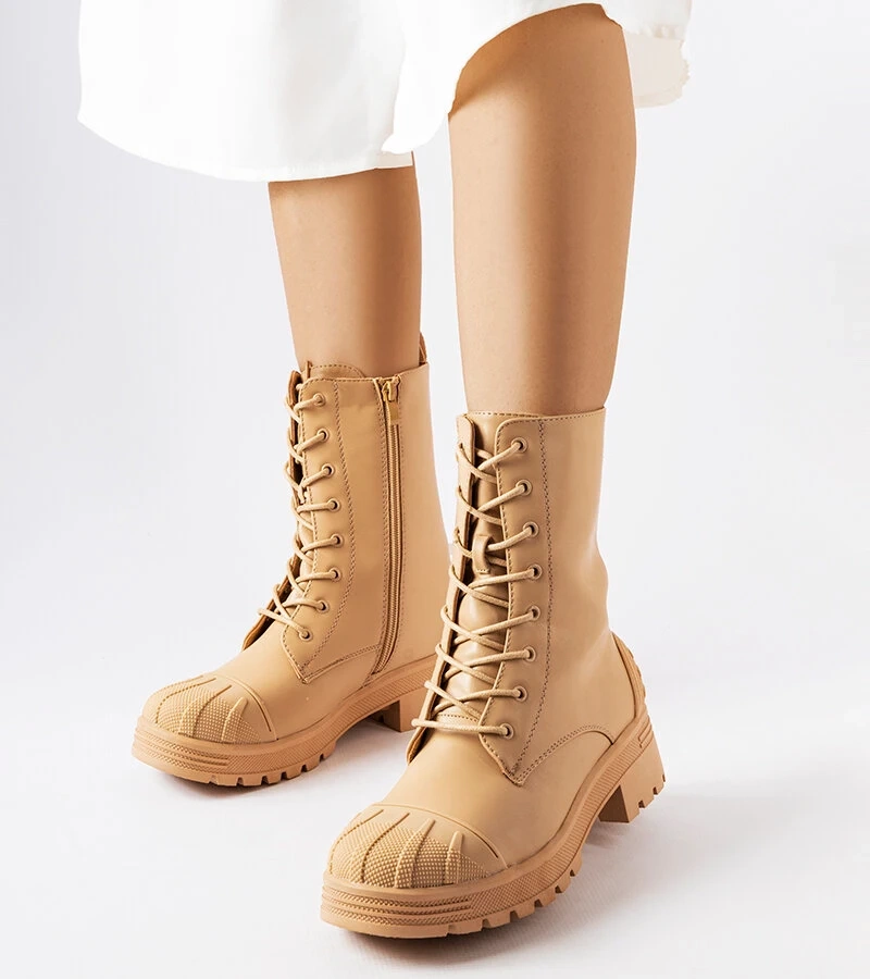 Baggers bej pe o talpă mai groasă de Manara