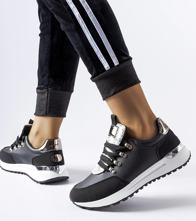 Adidași negri cu ornament argintiu de la Frum