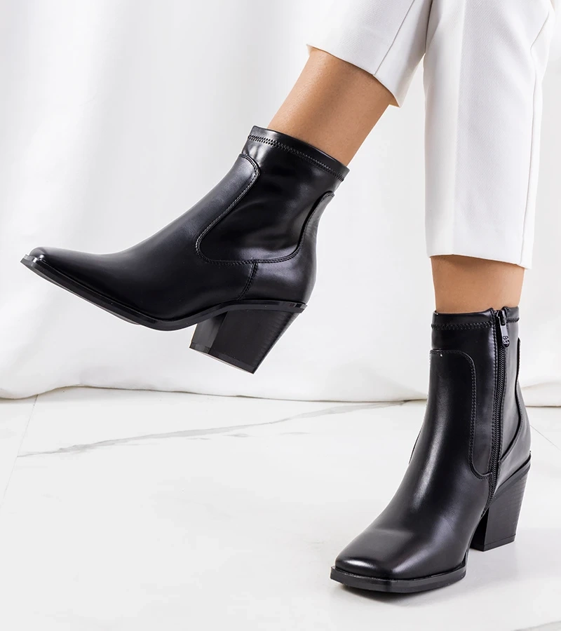 Cizme negre cu toc Panucci