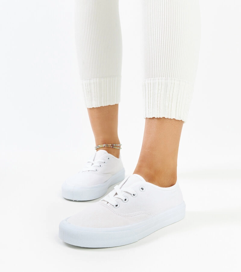 Teniși de material alb Fantina