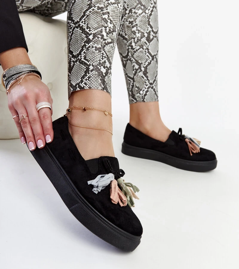 Pantofi semi-eleganți negri cu ciucure colorați de la Adaldrid