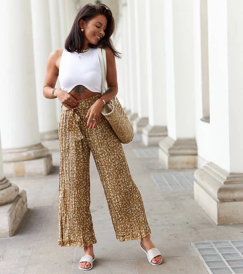 Pantaloni Berbenno cu pliuri largi maro