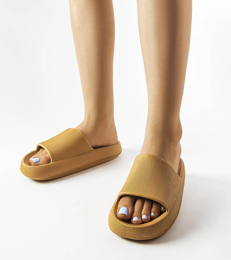 Șlapi de cauciuc maro Porto