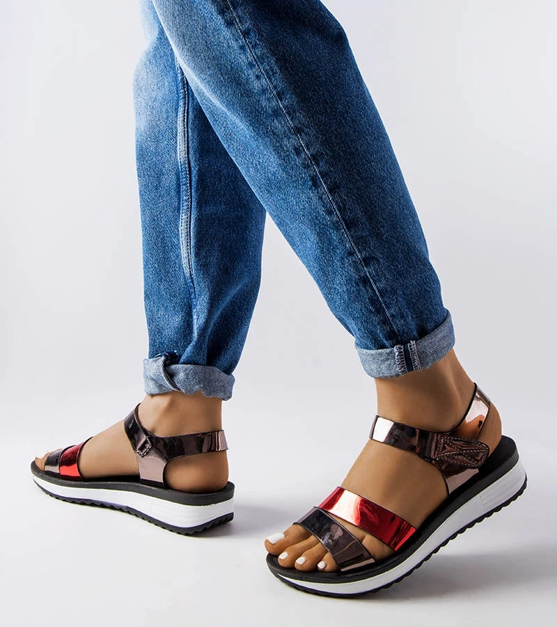 Sandale Mila lăcuite pentru femei