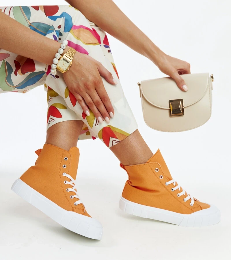 Înălțimea portocalie a tenișilor Vinka