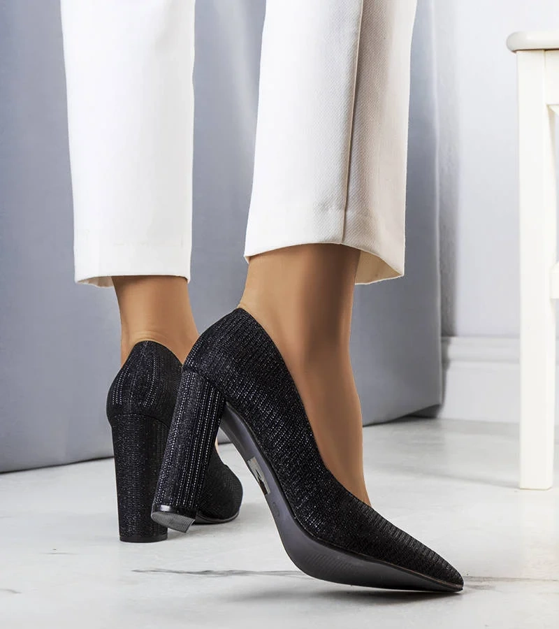 Pantofi stiletto negri Theiss