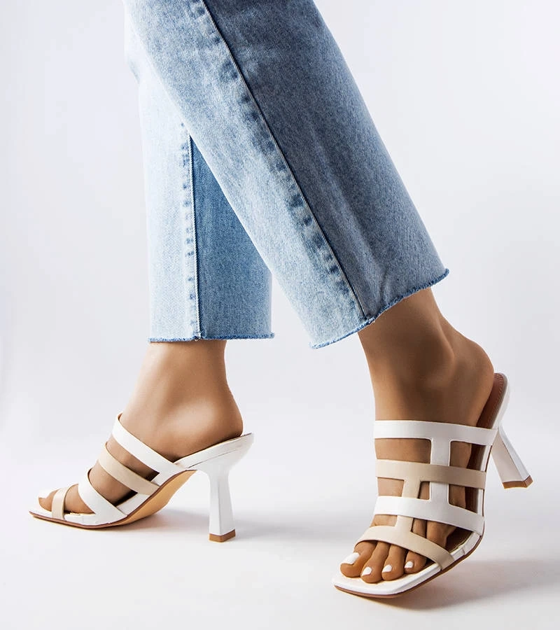 Șlapi stiletto albi