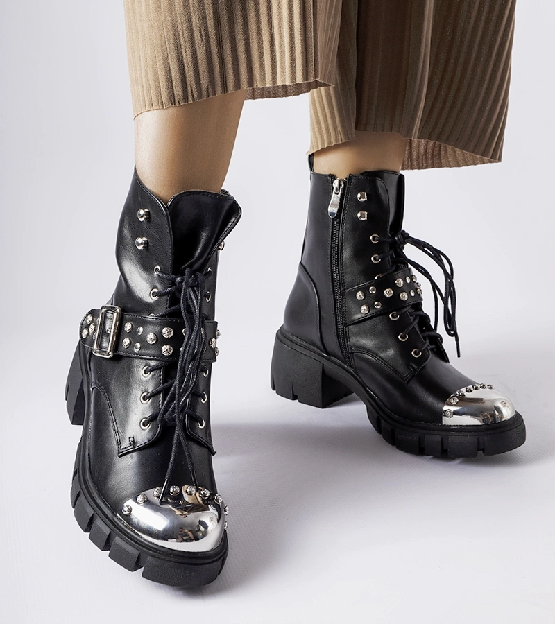 Cizme decorative negre cu toc plat de la Garret