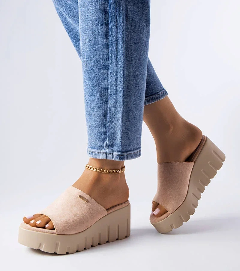 Șlapi cu toc înalt bej Bourdette