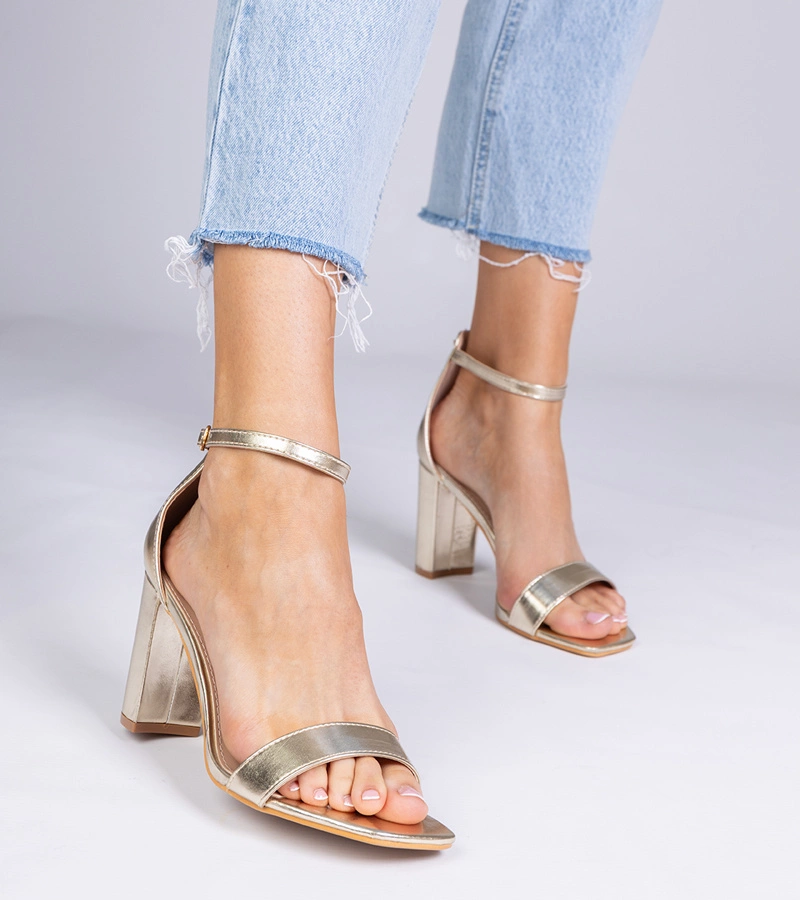 Sandale aurii cu toc înalt Kasedi