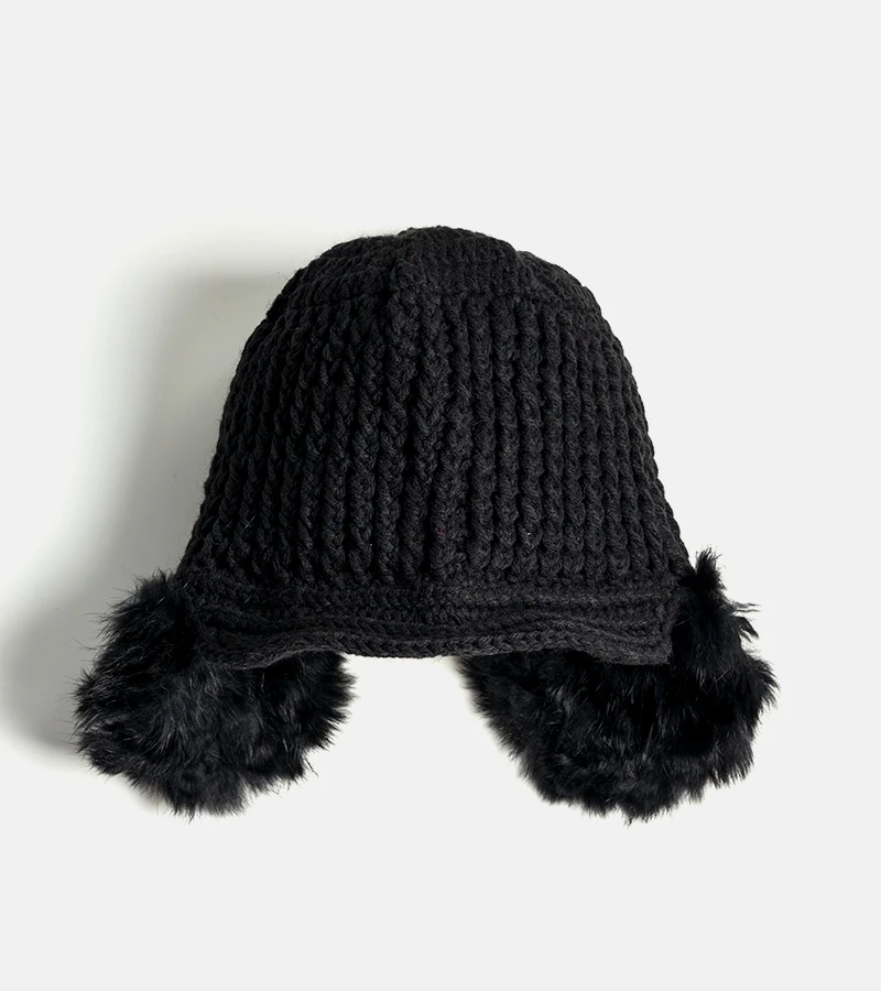 Căciulă neagră cu antifoane pentru urechi Zora