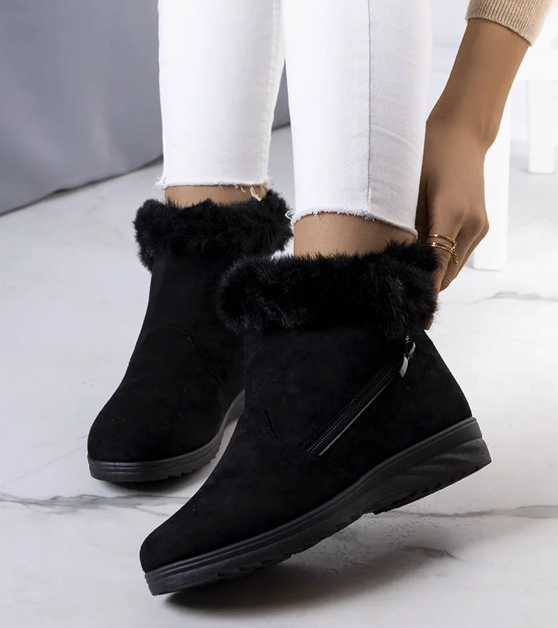 Cizme de zăpadă izolate cu blană artificială neagră de la Crina