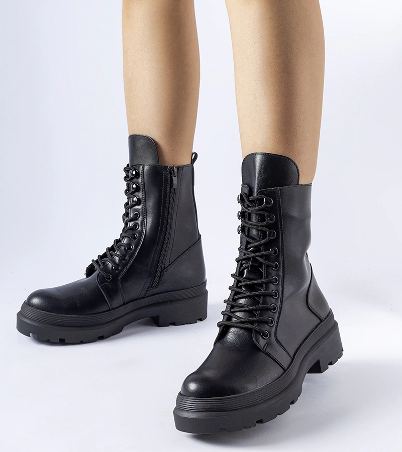 Bocanci negri cu talpă plată și protecție Zacharie