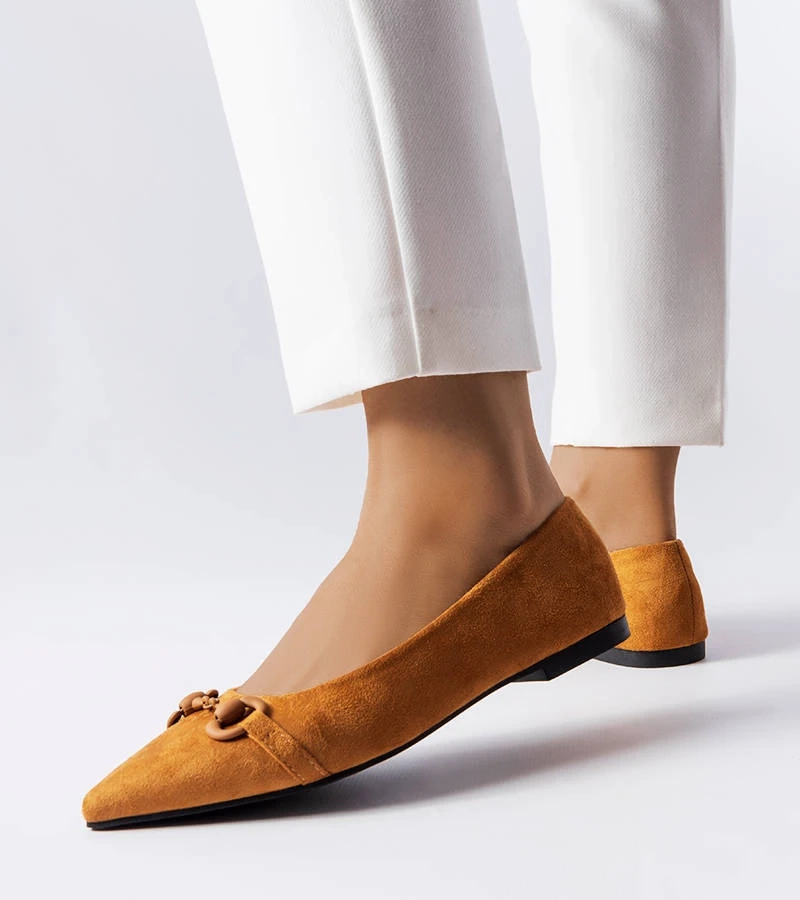 Balerini maro cu nasul ascuțit de Aimé