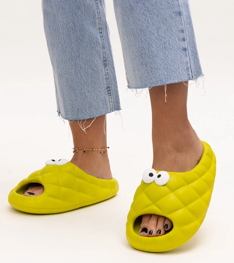 Papuci de spumă verzi cu ochii lui Gorgon