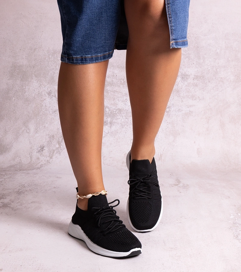 Adidași sportivi negri Muaza