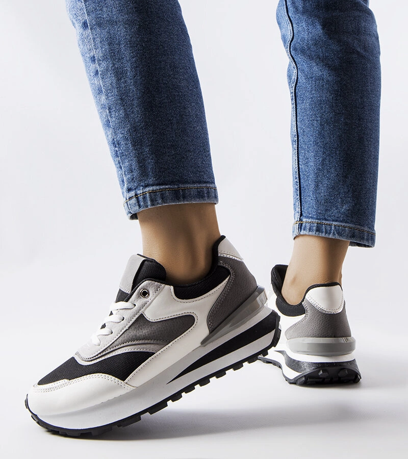 Adidași cu platformă albă și neagră de Doirons