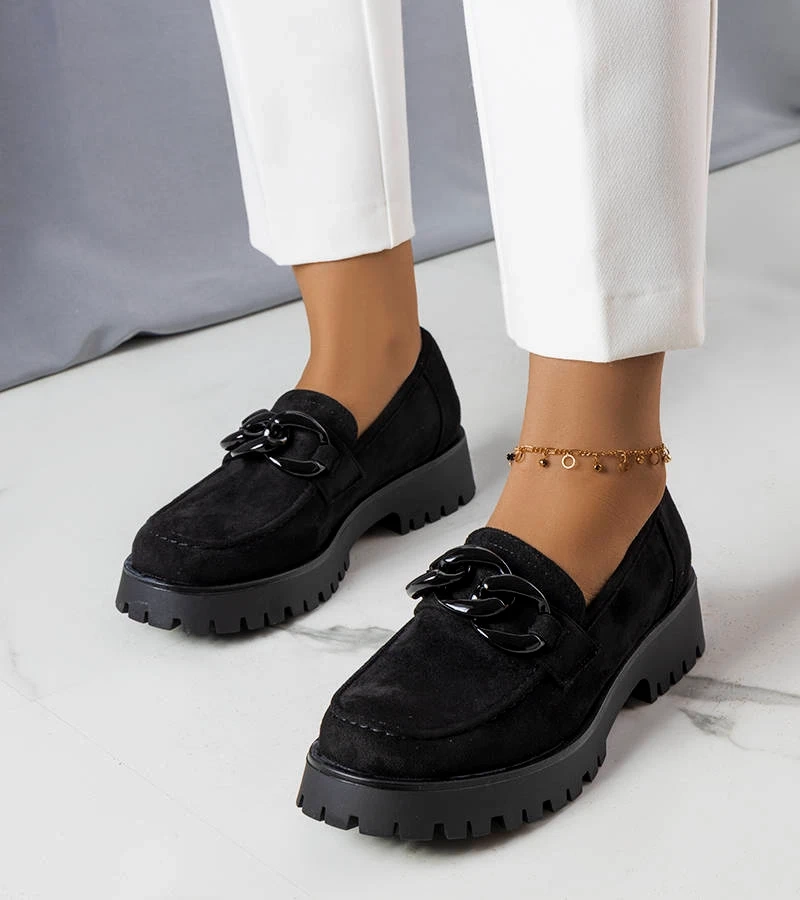 Lorzi negri împodobiți cu lanț Arpin