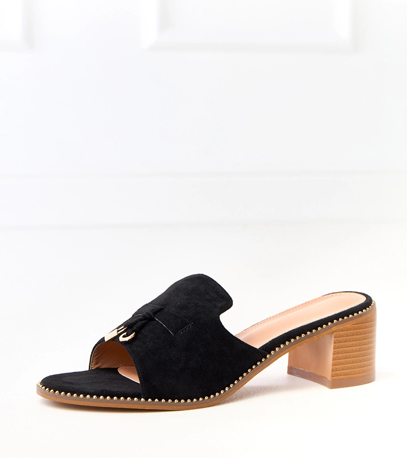 Papuci negri cu toc și ornament pe bareta Gariend