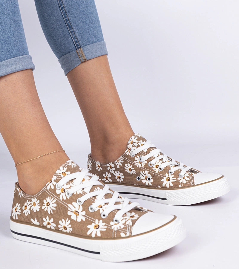 Teniși maro de damă din material cu floricele Lazates