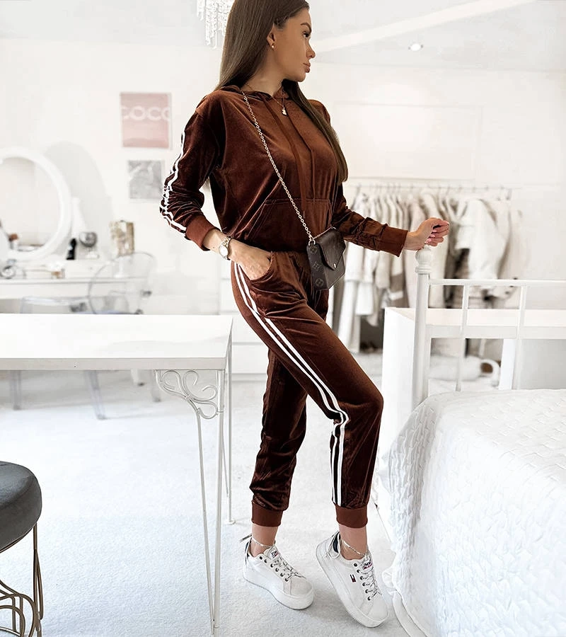 Set din catifea maro cu dungi Orion