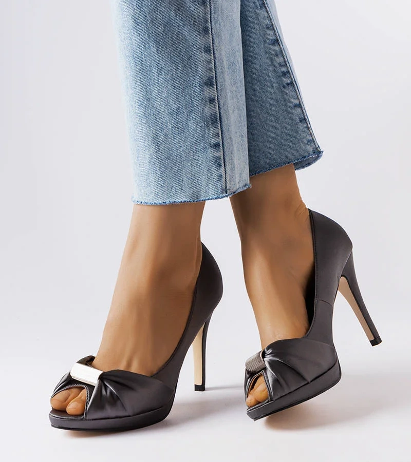 Pantofi stiletto gri cu vârf deschis de Paré