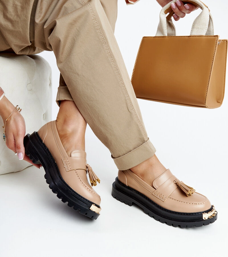 Mocasini masivi bej cu insertii aurii Tuga