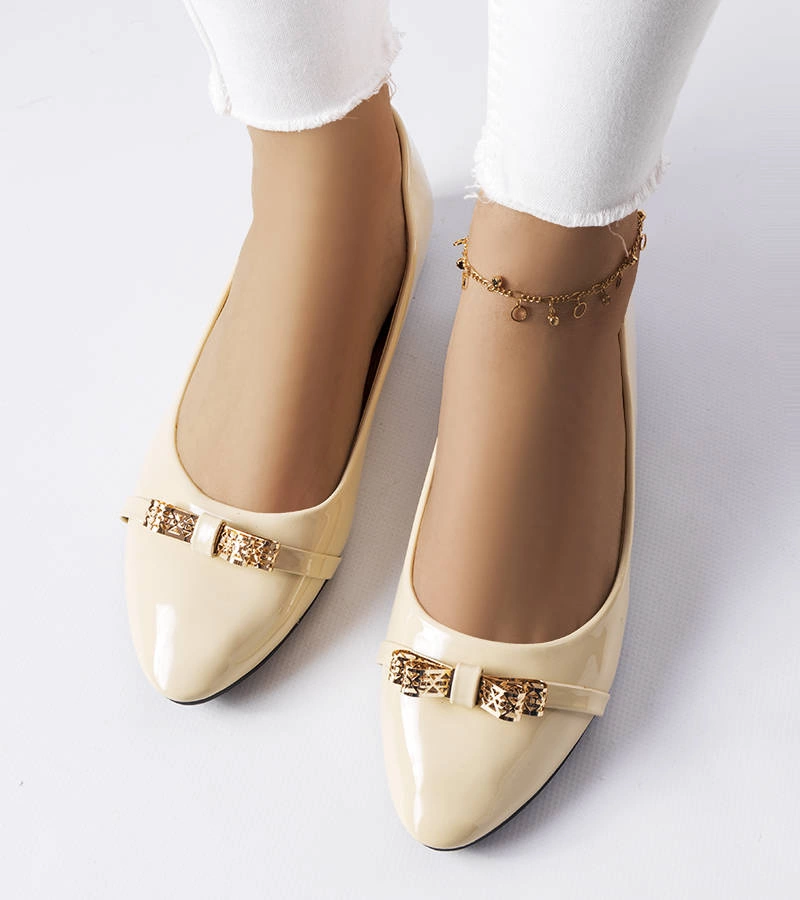 Balerini bej lăcuiți cu fundiță Chaloux