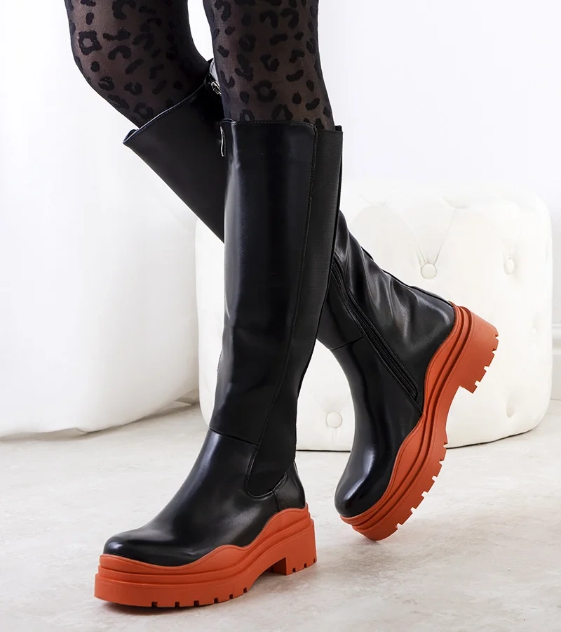 Cizme negre pe talpă colorată de Pura