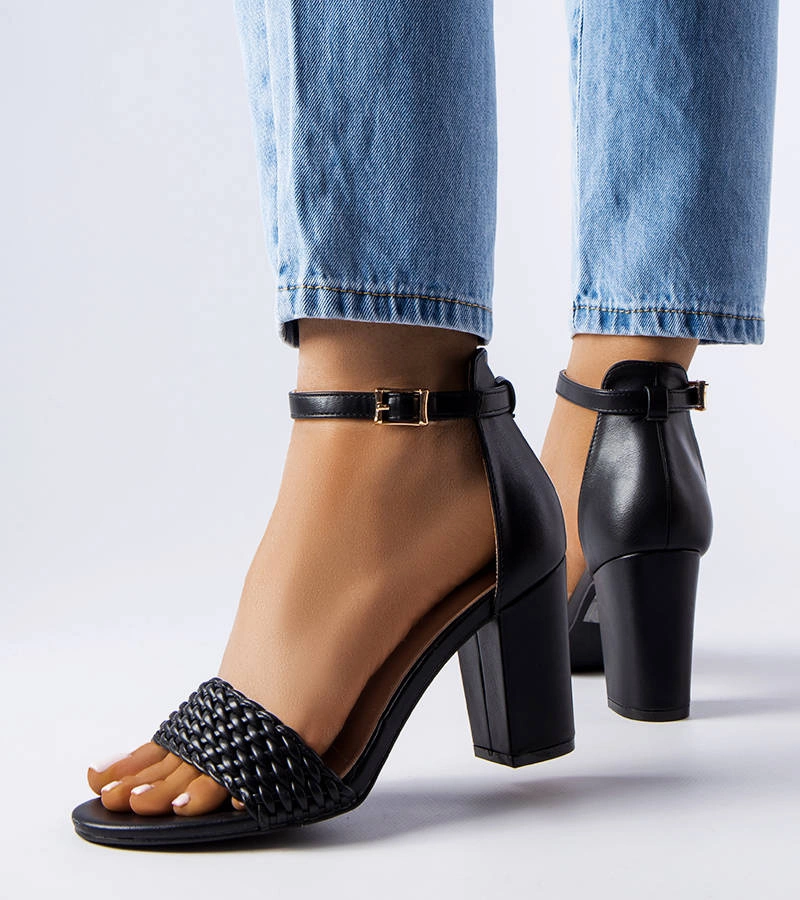 Sandale stiletto negre cu împletituri împletite Oliveirinhas