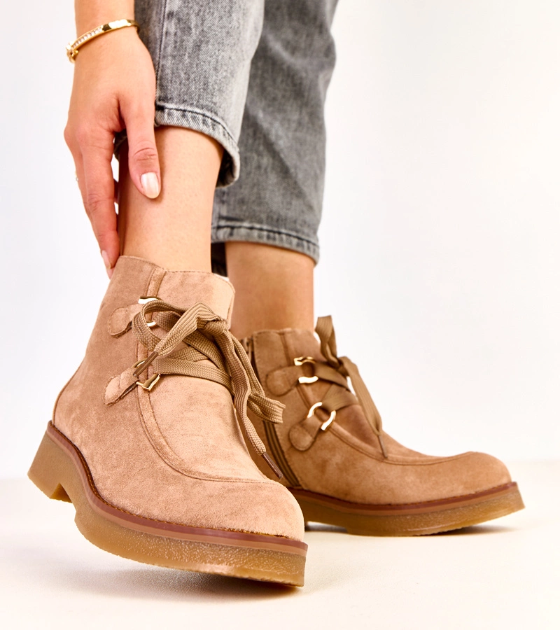 Botine bej învelite cu șireturi decorative Katrins