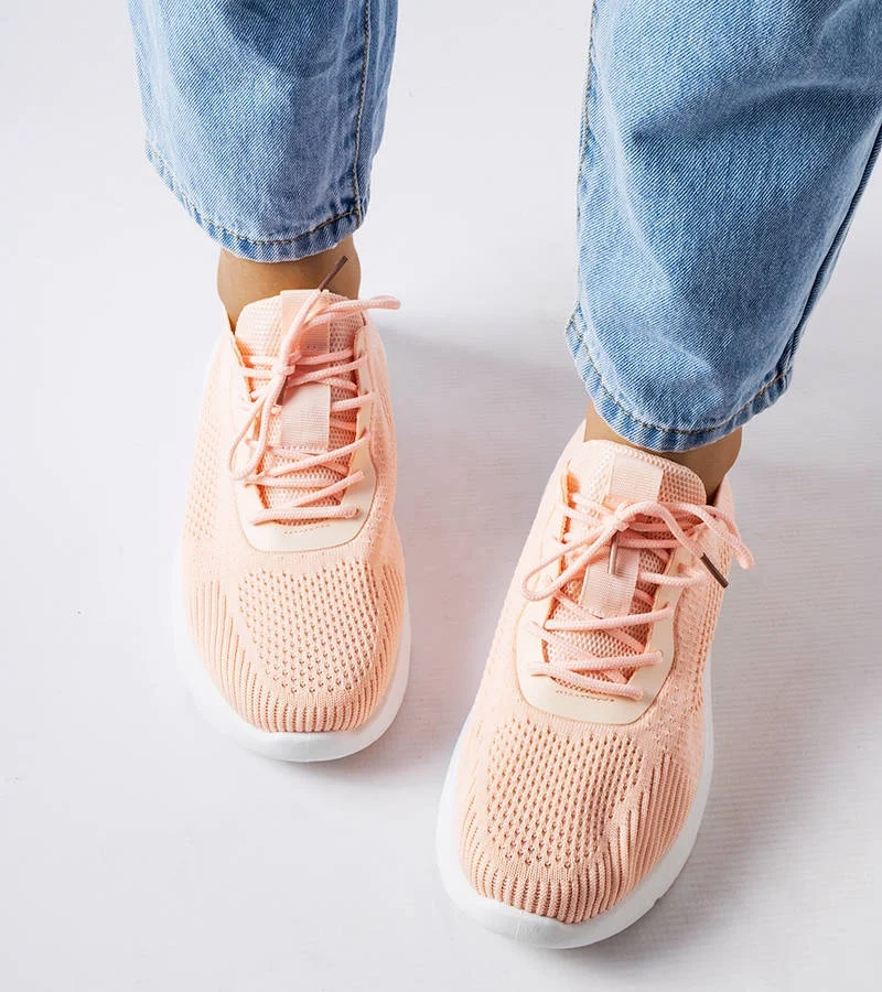 Tenisii portocalii și albi Nelson.