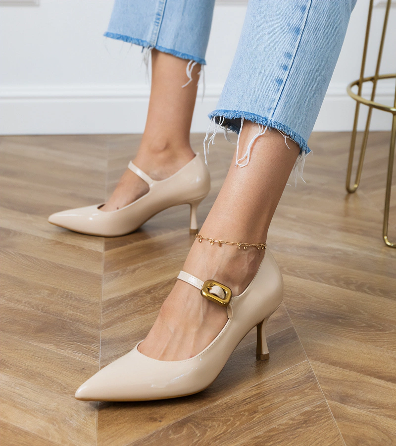 Pantofi clasici bej cu cataramă decorativă Helli