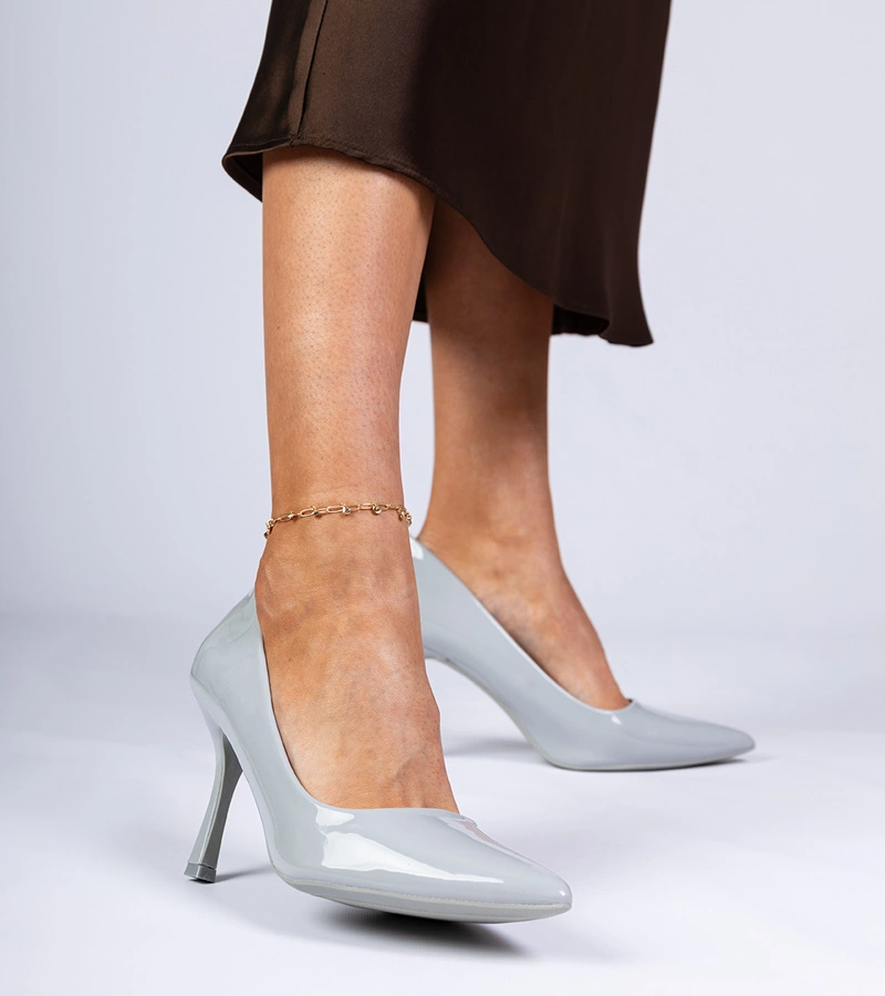 Pantofi stiletto lăcuiți gri Satium