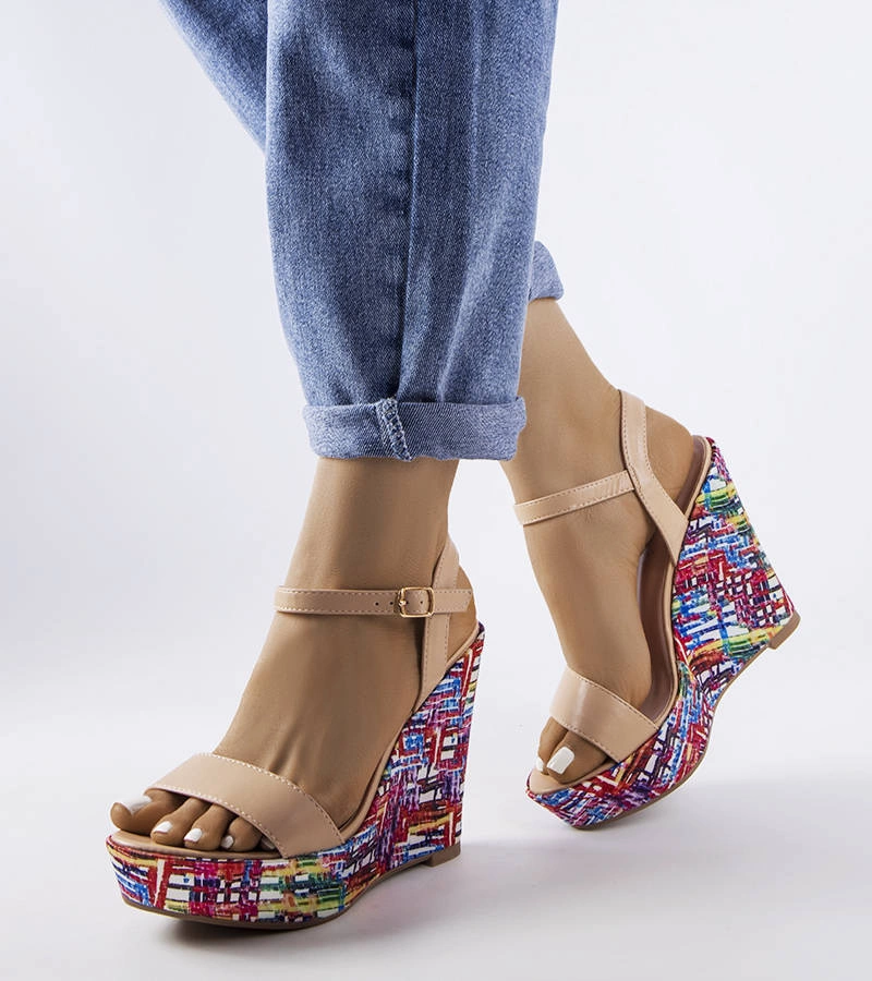 Sandale Fairmont bej pe tocuri înfrumusețate