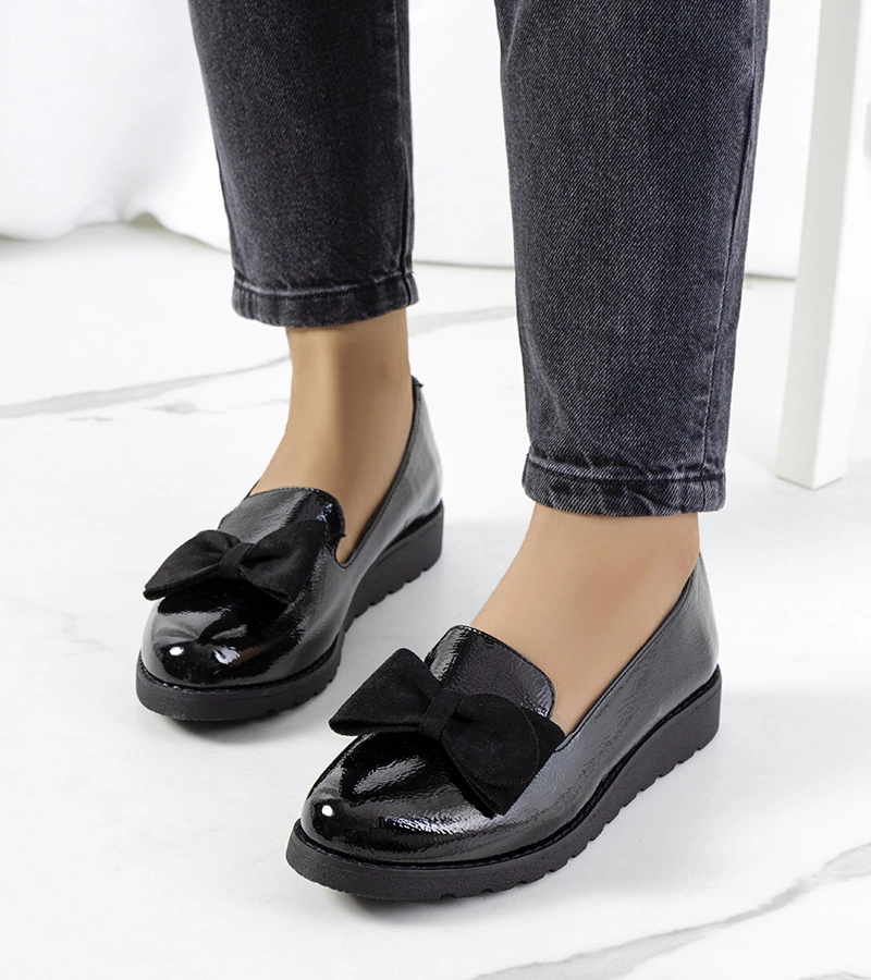 Pantofi lăcuiți negri de Voeren