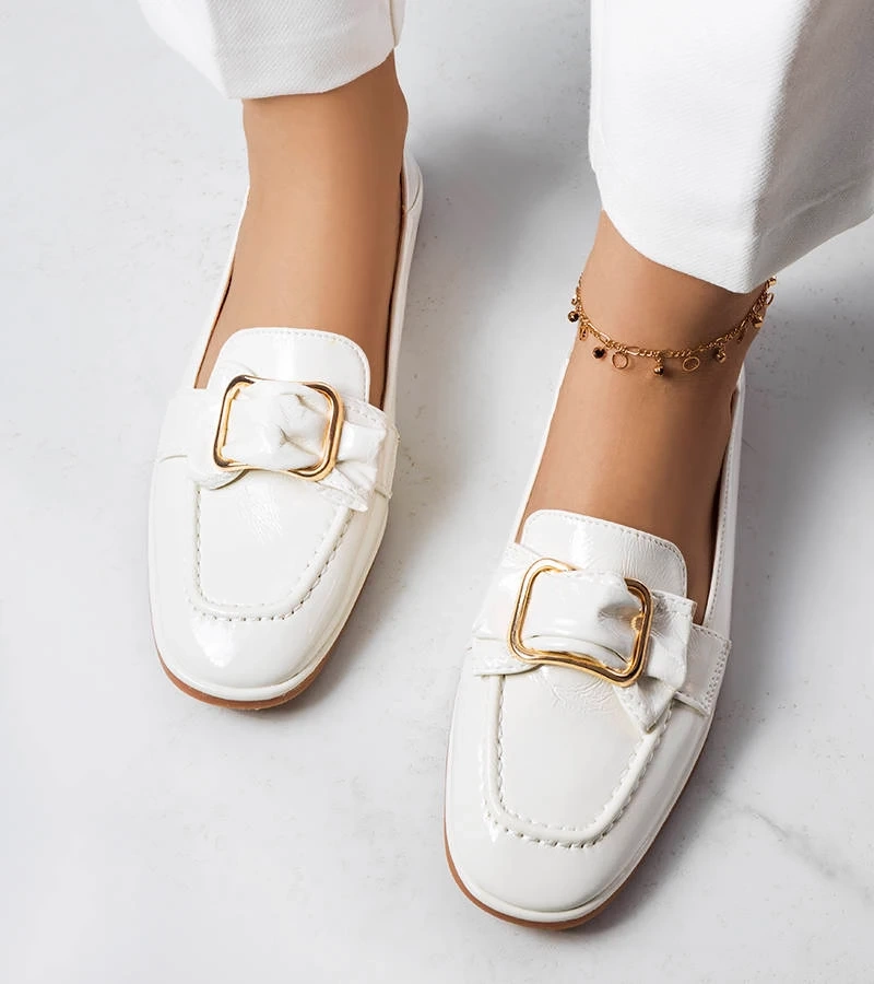 Mocasini lăcuiți alb cu catarama Erica