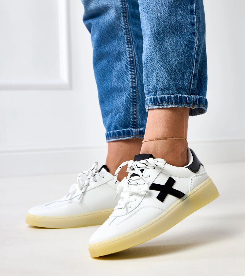 Adidași albi pe platformă cu inserție neagră Eriksen