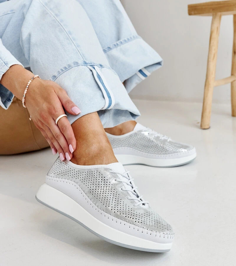 Sneakers de piele argintii pe platforma Amana