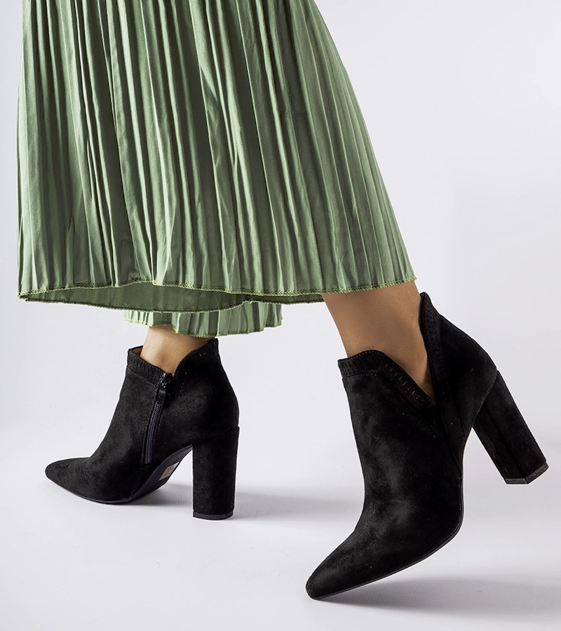 Cizme Cammoro din piele de căprioară neagră