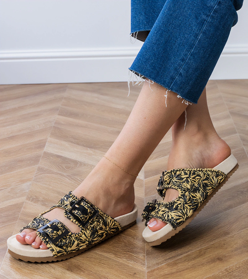 Papuci croșetați negri cu catarame pe barete Firada