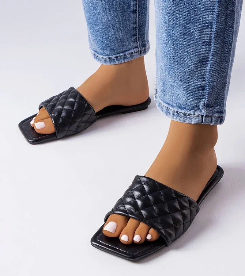 Șlapi negri eleganți Labrie matlasați negri