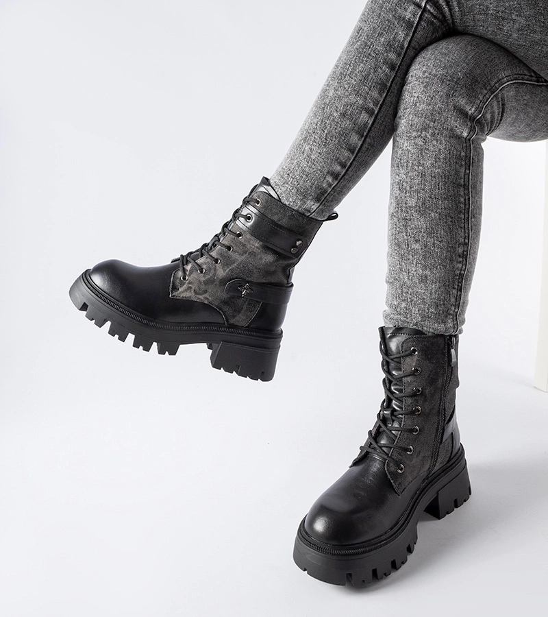 Bocanci negri căptușiți cu protecție Norwalk.