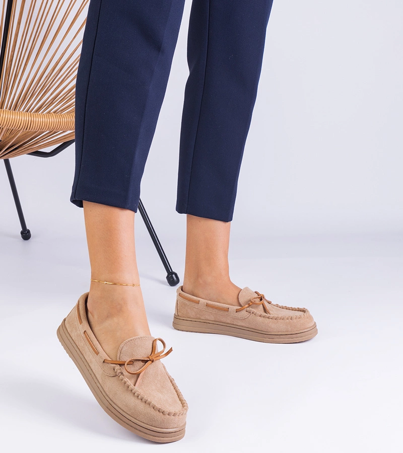 Mocasini bej pentru femei din piele ecologică întoarsă cu fundă Sarina