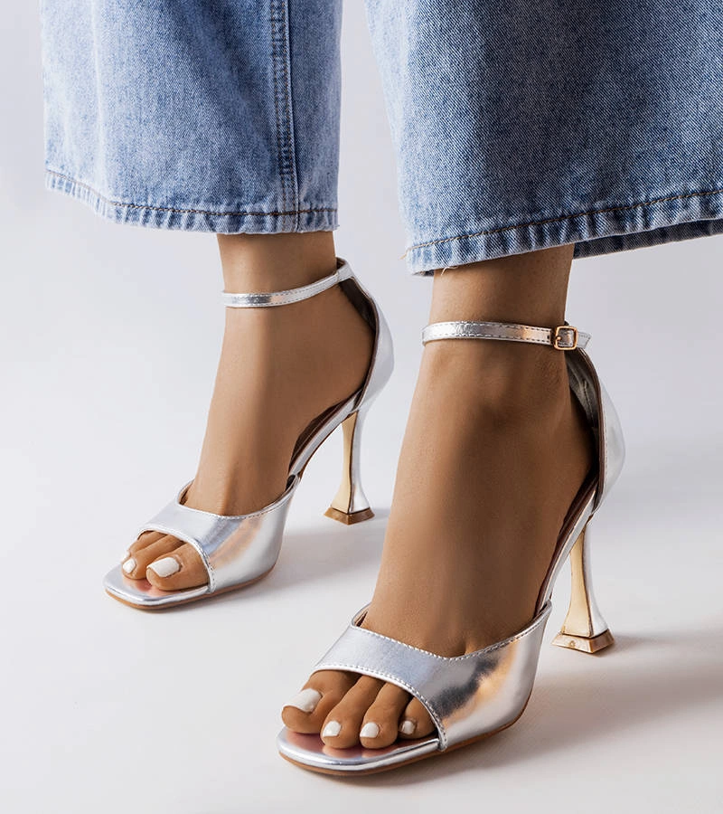 Delinda sandale stiletto cu barete argintii